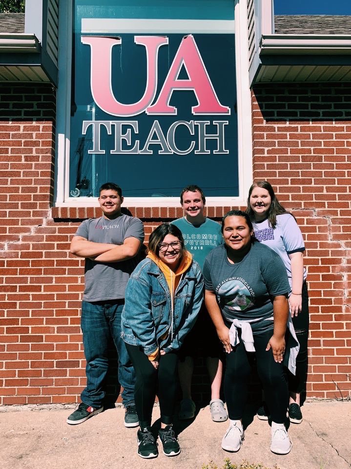 dianaward123's tweet photo. Congratulations to the newly elected UAteach Science Ed. officers for 2019-20! Front row L-R: Sam Salazar, Marketing &amp; Social Media; Mariela Estrada, Hospitality. Back row: Miguel Campbell, Secretary; Aidan Link, President, &amp; Ashley Lieber, Vice President! https://t.co/Mh83fsg9Fj