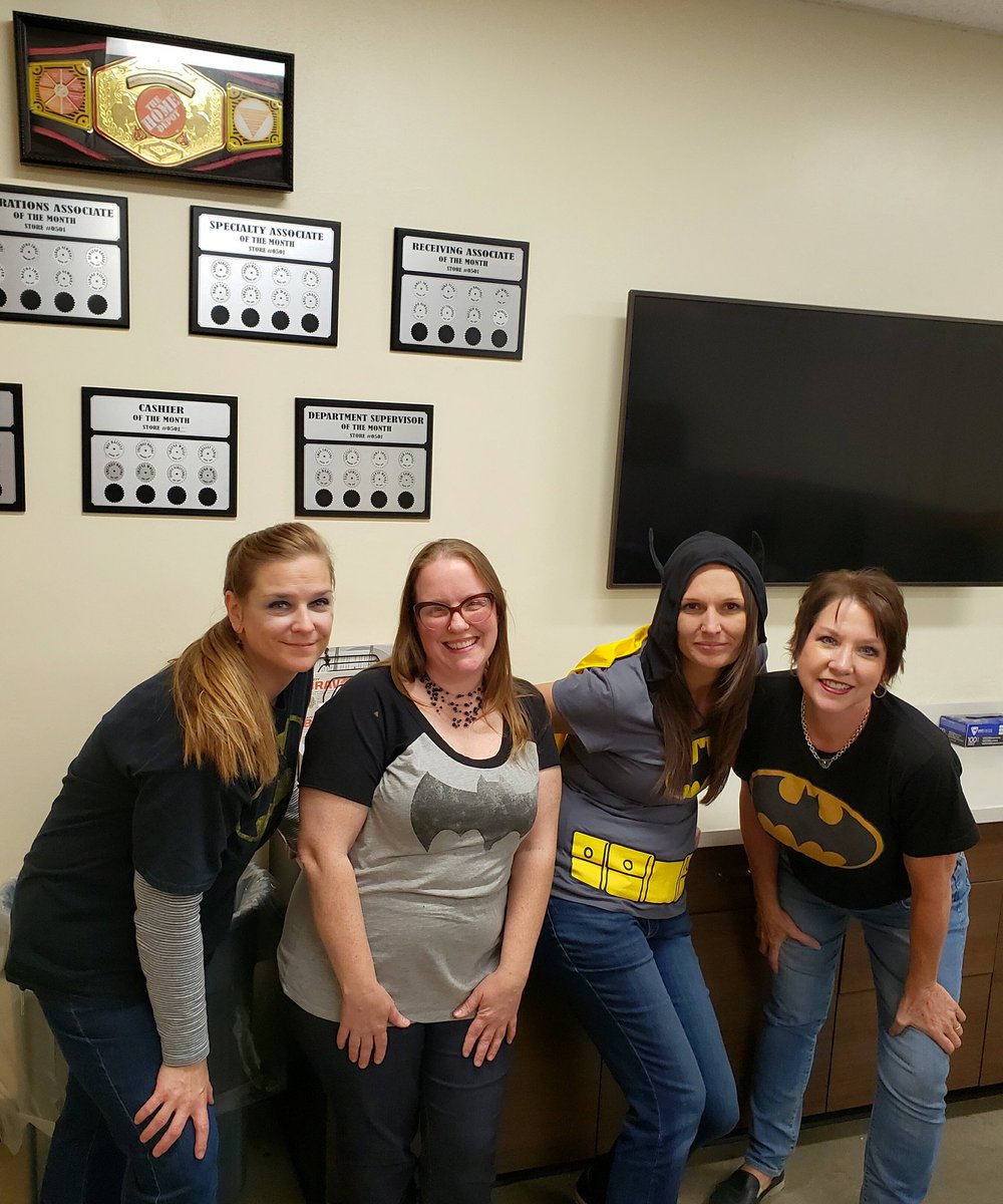 PischelSimone's tweet photo. #THDCAM2019 The Batgirls strike again!! π¦ΈββοΈIt's Superhero Dayπ¦ΈββοΈ here at #0501 for CAM celebrations!! @derekpnorton @CarrieNewhart @cassleigh886 @DebraThibodeau7 @idrissi_mary https://t.co/0zOLQJkNaU