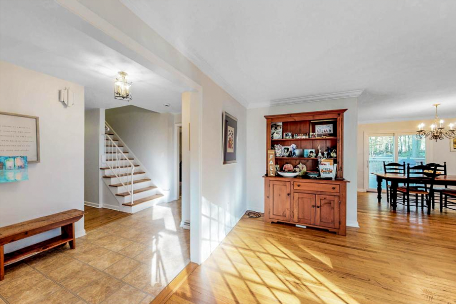 HommatiNetwork's tweet photo. 10 Essex Ln, Trumbull, CT 06611
Experience this house in 3D @ https://t.co/1Ajd5lZYkH
#Hommati #ctrealestate #homesforsale #connecticuthomes #ctrealty #fairfieldcounty #fairfieldcountyrealestate https://t.co/JwE4dq2sIZ