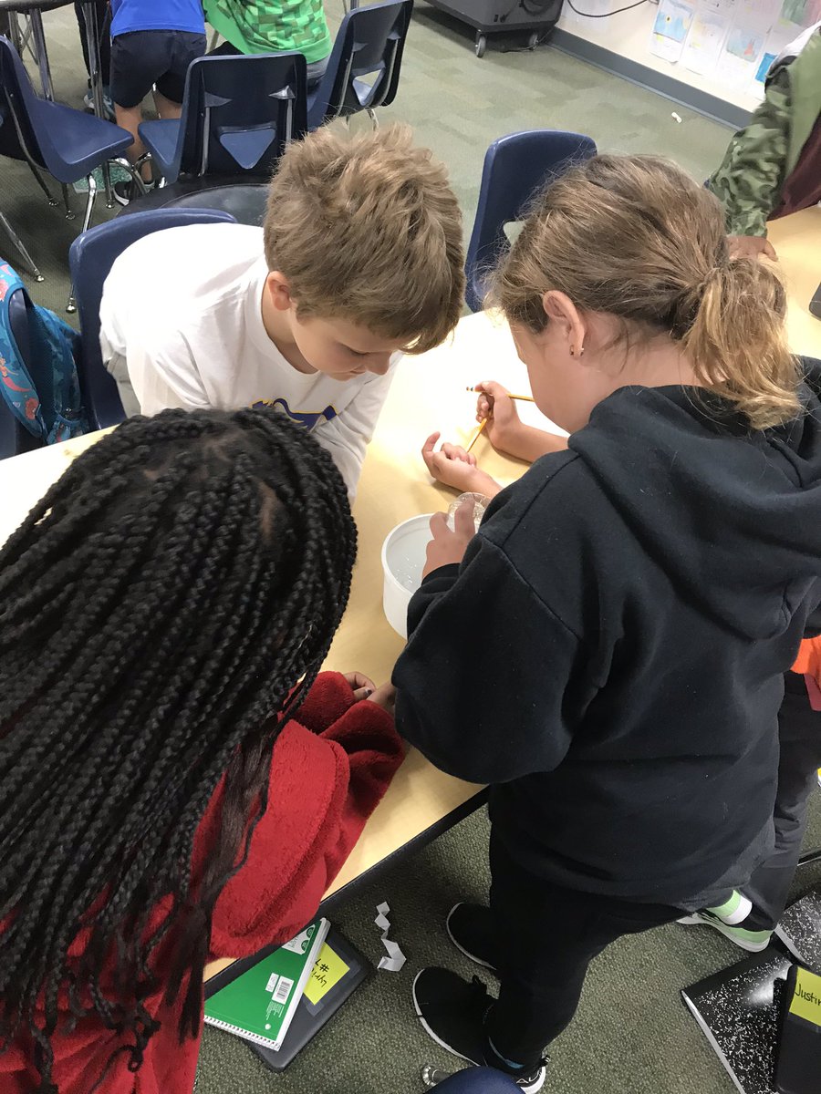 CroyCourt's tweet photo. Fourth grade helping with Science lab today!! Thankful for @mrs_frauman and @medwards1073 for letting them help and set an example of the traits of a Brave! @NES_Braves @communityisd https://t.co/My4lkVFRMK