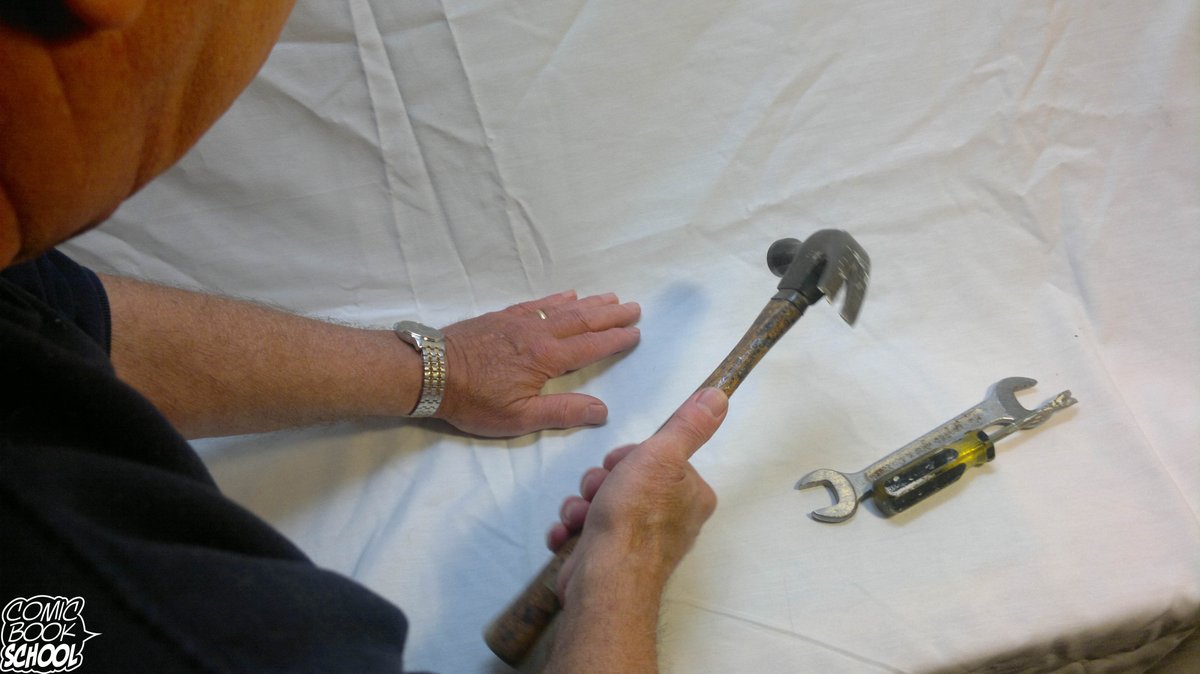 ComicBookSchool's tweet photo. #Photoreference of hands and a hammer.
#comicbookschool #visualreference #comicbookartist https://t.co/NORcEWcqZ0