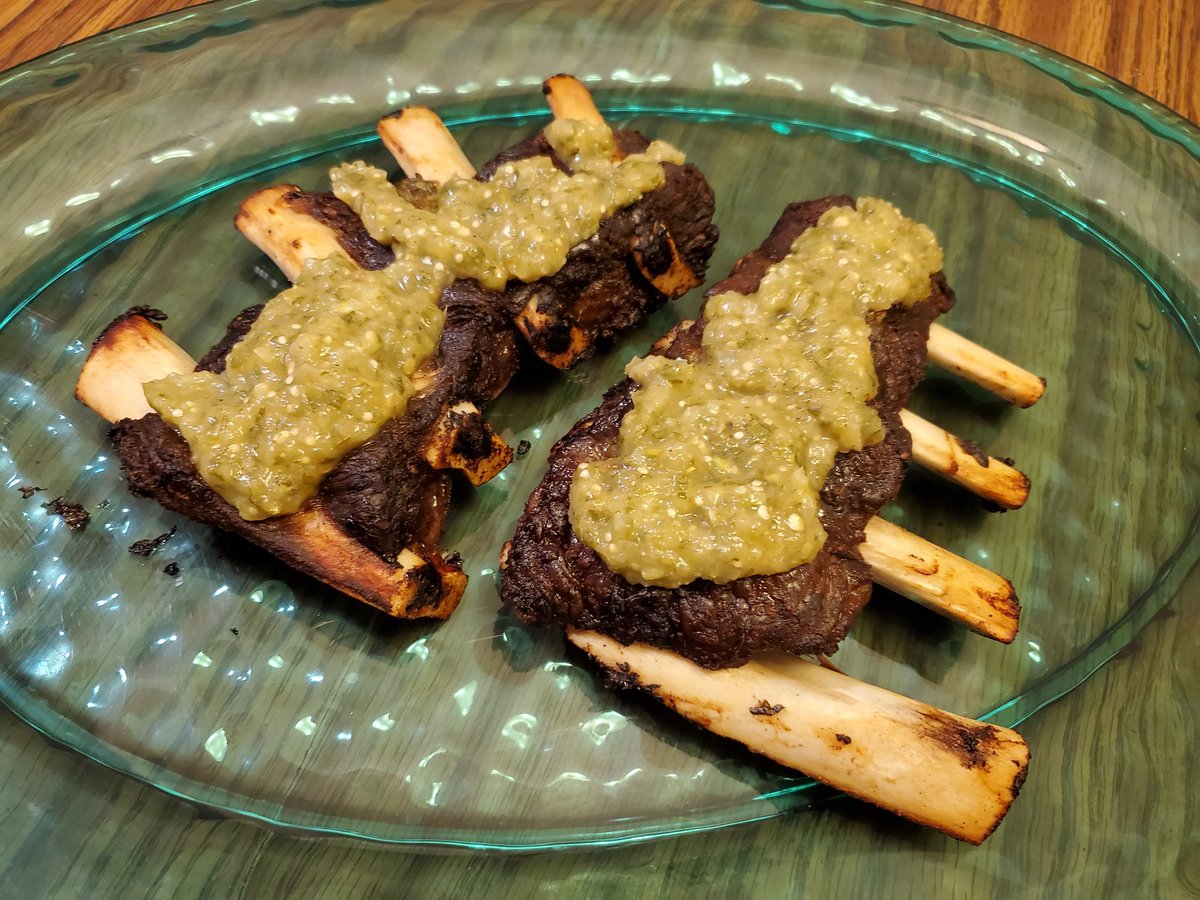 CritSnacks's tweet photo. The croaking is unsettling, *riblet riblet*, we just need to keep moving. We ran across the biggest frog we'd ever seen, the Nein did a number on it. We also got some extra rations, Widowgast's Roasted Riblets have some serious heat!
#CriticalRole #themightynom @VoiceOfOBrien https://t.co/MsTreJ1qir