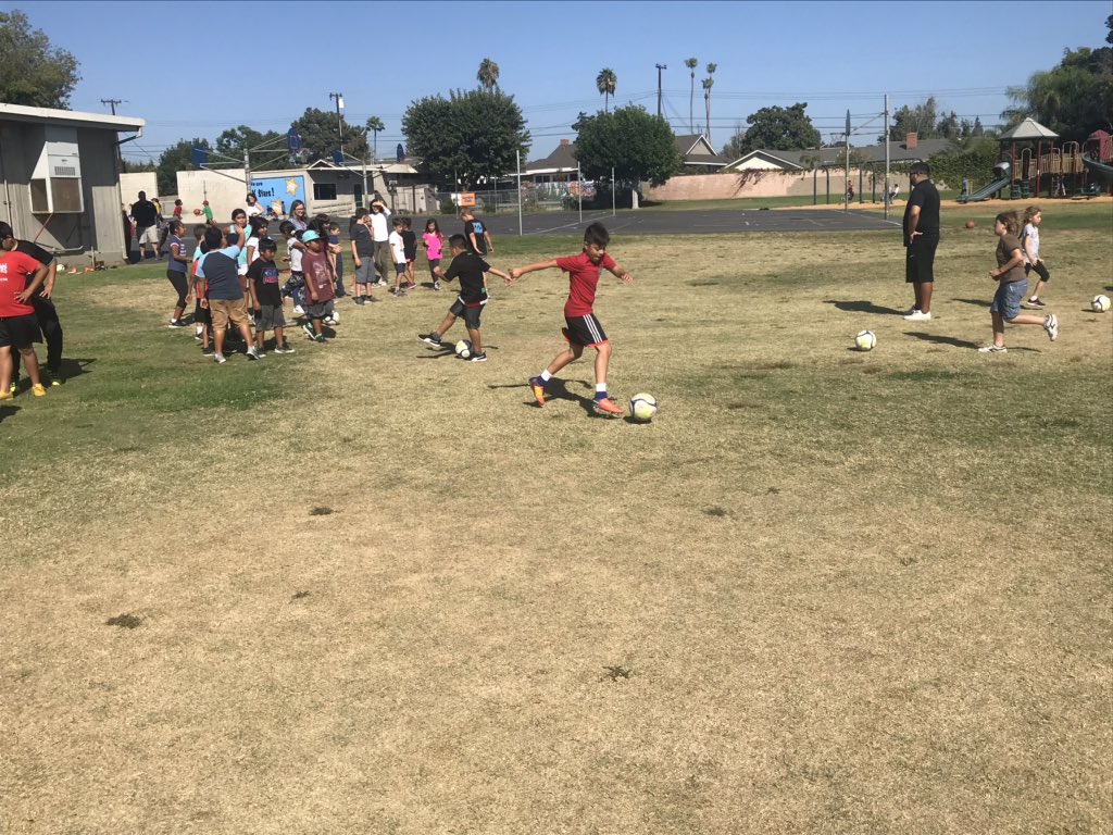 Jenna_Breite's tweet photo. After school #soccer started today. We worked on passing and dribbling. After that we played a game! The students had a blast and were exhausted by the end. #LearnMoveAchieve #HermosaLeads2019 #FSDLearns #afterschool https://t.co/wAe59EPeOw