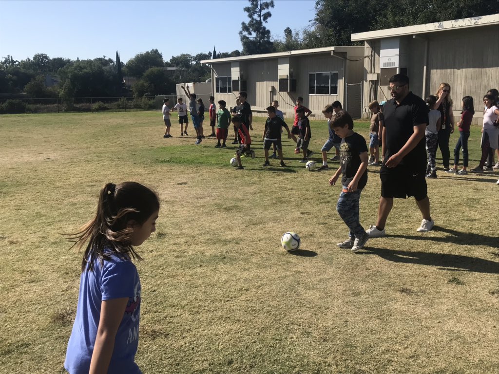 Jenna_Breite's tweet photo. After school #soccer started today. We worked on passing and dribbling. After that we played a game! The students had a blast and were exhausted by the end. #LearnMoveAchieve #HermosaLeads2019 #FSDLearns #afterschool https://t.co/wAe59EPeOw