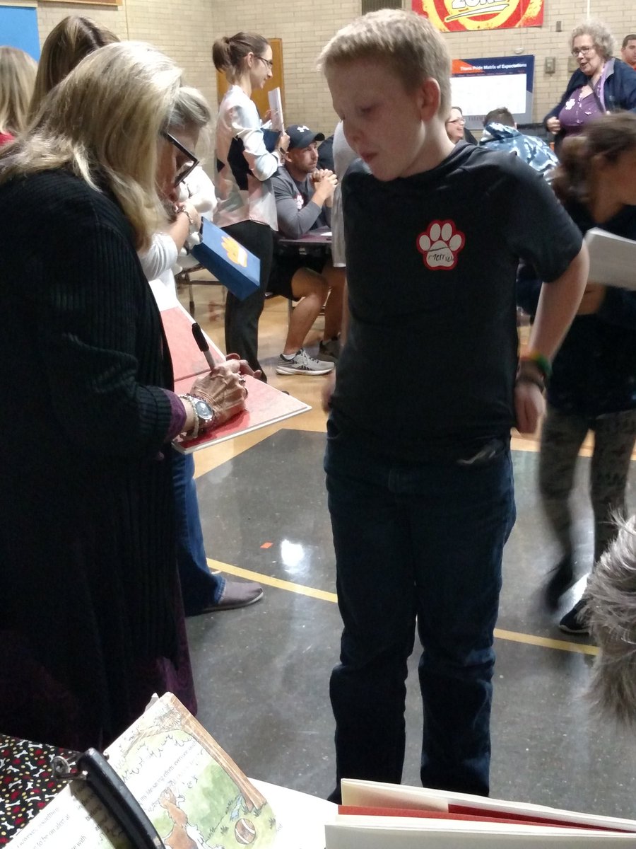 nedleaving's tweet image. Thank you @BKETitans Title 1 Literacy Team for all of your efforts and energy to put this all day and evening event together!! ♥💙💜💛💚#BeATitan #ReadWriteCreate