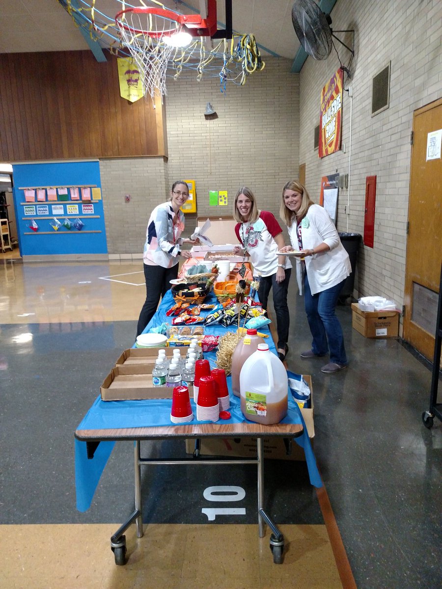 nedleaving's tweet image. Thank you @BKETitans Title 1 Literacy Team for all of your efforts and energy to put this all day and evening event together!! ♥💙💜💛💚#BeATitan #ReadWriteCreate