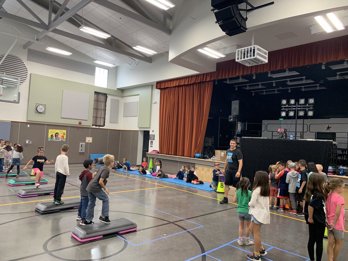 BaumgartnerRCSD's tweet image. Thank you @samiscircuit we all were so excited for our circuit workout today! @RCSDOrchard #rcsdk8 #RCSDChampions