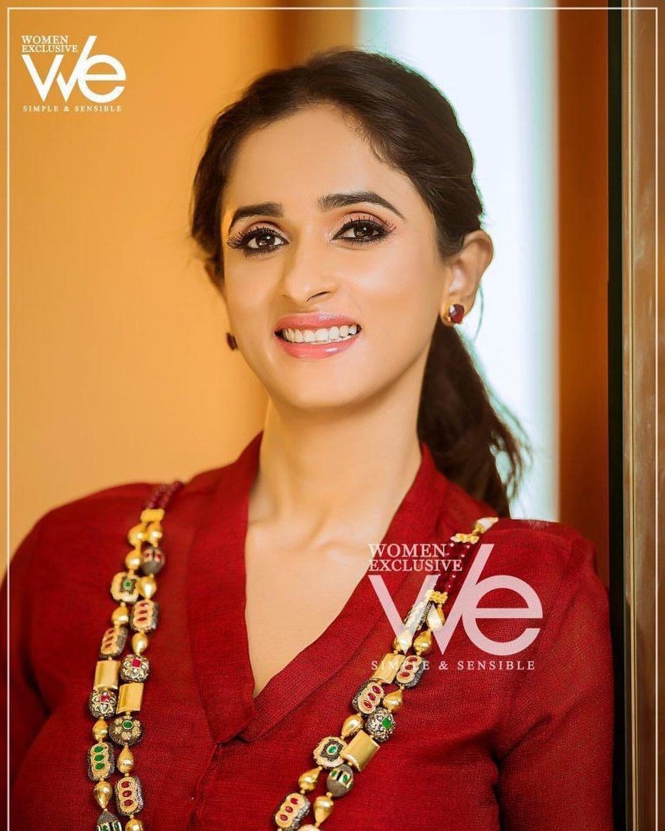 ATVZ_Official's tweet photo. Wishing our very own #Bigil girl @archanakalpathi a happy Birthday. May God bless you with lots of love and success! 🎊

Have a blast #SingapPenney 🦁

#HBDArchanaKalpathi #HBDSingapPenneyArchana https://t.co/TEB9fWdWlM