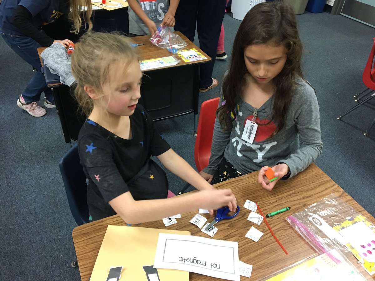 abecker99's tweet photo. We loved having fourth grade leaders help us during our science lab today as we learned about magnets! @SVEmisd https://t.co/e2dYxfBfBZ
