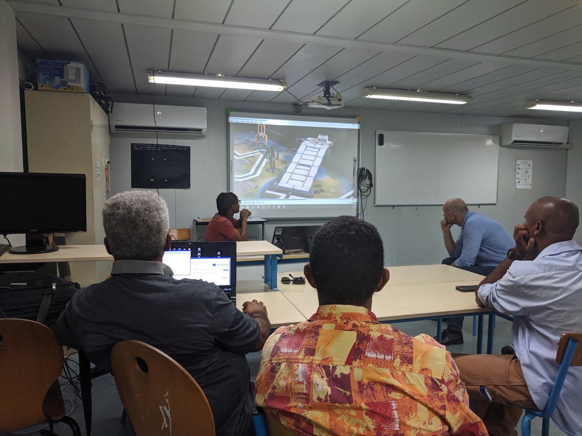 daventura972's tweet photo. Lancement de la 4ème edition de la #RobotiqueFirstMartinique sur le thème CITY SHAPER (Ville avenir).
Challenge à relever : Un projet de recherche, le jeu du robot autour de valeurs fondamentales..
Rendez-vous le vendredi 21 février 2020 à Madiana
@CarbetDSciences
@DaneMartinique https://t.co/cFpqwJFLu6