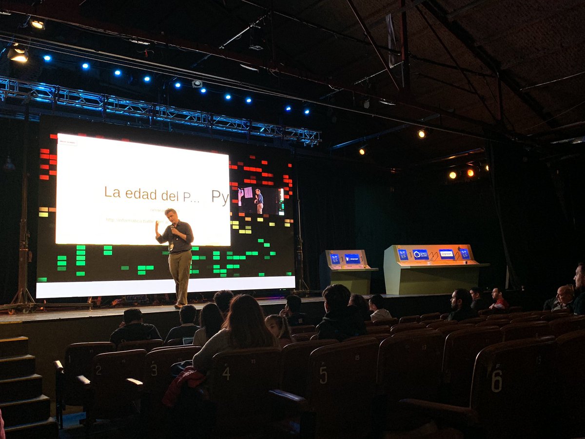 nerdearla's tweet image. Cerrando el primer día con las Lightning Talks ¿Te anotaste? #nerdearla