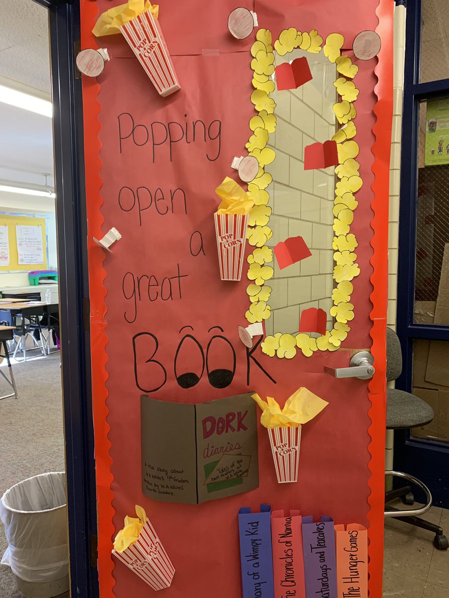 William Allen White celebrated Family Reading Night this week. Our students love to “pop into a good book”! #kckpsontrack