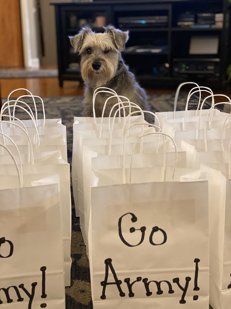 JenDavis1978's tweet photo. Scoop approved the #BeatGAState goodie bags @coachbrentdavis #GoArmy #NCOT #MOB #LeadFromTheFront #5LikeOne https://t.co/We4e25oOXg