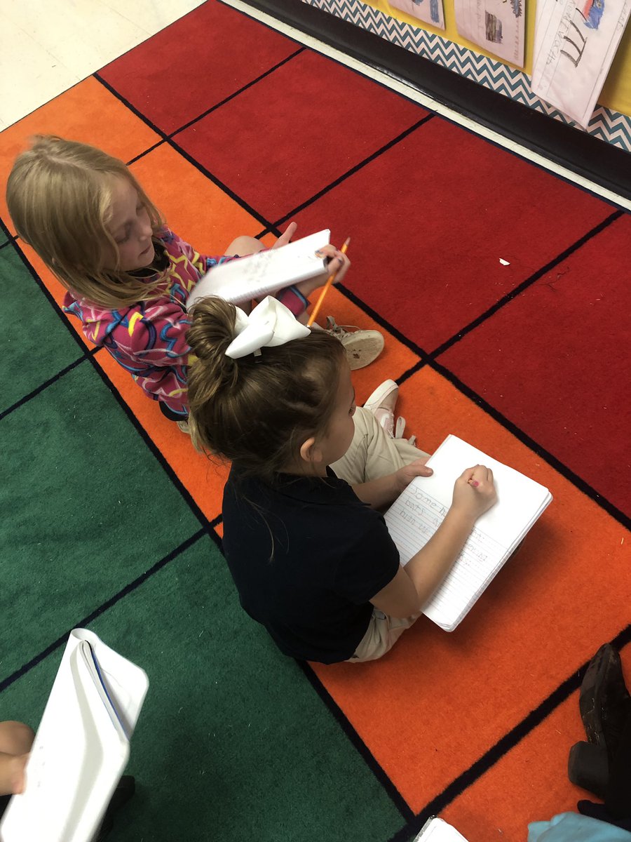 mpfg2007's tweet photo. Here There poems and sentence patterning charts help us build complete detailed sentences. #NorwoodVikings #wevaluefamily #batsherebatsthere #sentencepatterningchart #firstgrade #projectGLAD https://t.co/MOjqUmra0n