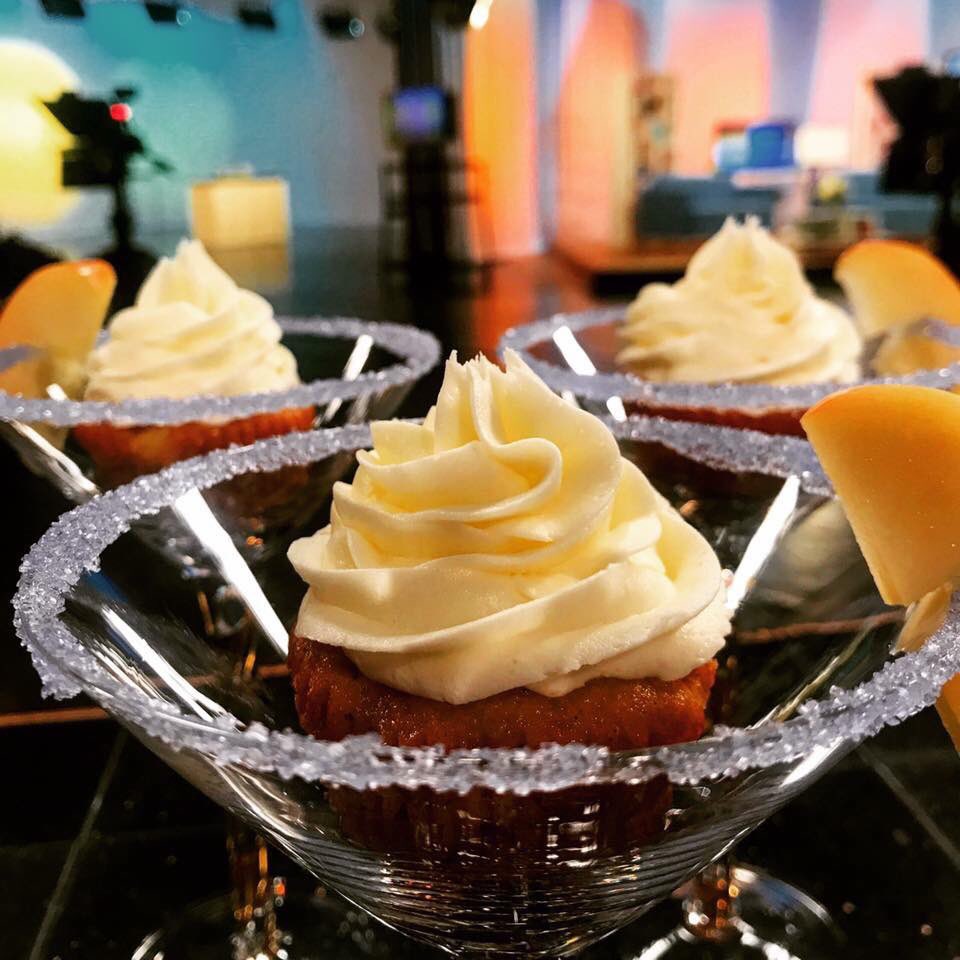SassyMamasDelec's tweet photo. #tbt to the time we created our Appletini Sassy Cupcakes. They are a popular seasonal cupcake! 

#sassycupcakes #appletini #cupcakes #apples #baked #foodie #local #westernma https://t.co/eNDPOtpZuK