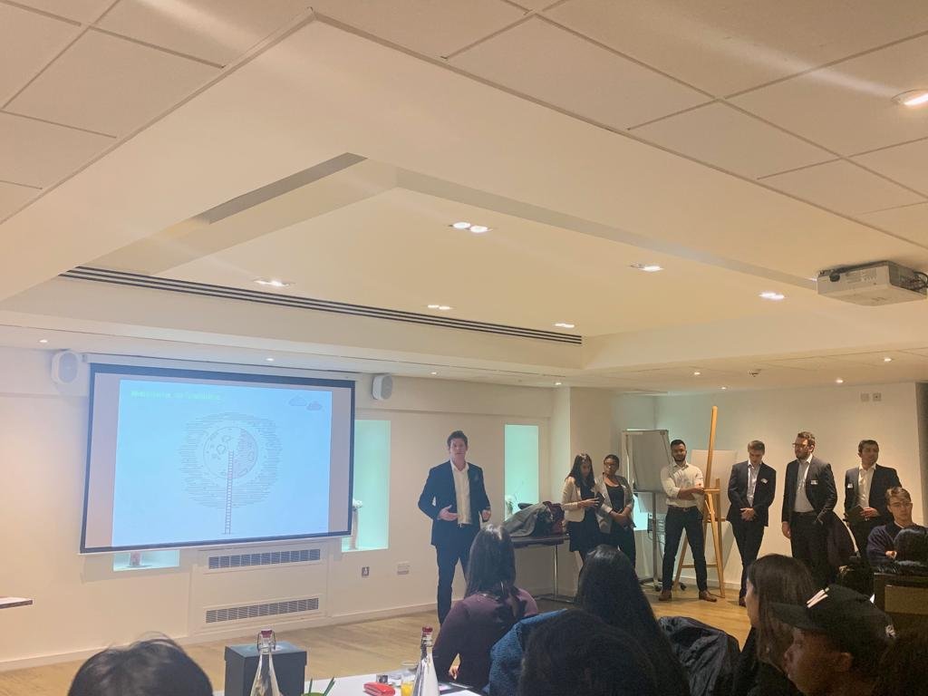 ikhawajaz's tweet photo. Fantastic networking and recruitment information by @DeloitteUK at @AstonUniversity. Really enjoyed the self-exploring pointers and puzzle activity. Interactive session with fellow MBA candidate @rabeeawajeeha 

#UK #Deloitte #AstonBusinessSchool #MBA #AstonMBA https://t.co/hdfDr8Egtf