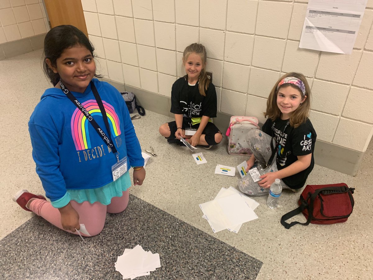 4th Grade G-Tech Crew Members organizing log-in cards for the QUEST Room!!! #cbsdtech #gtech 📱💻🤗