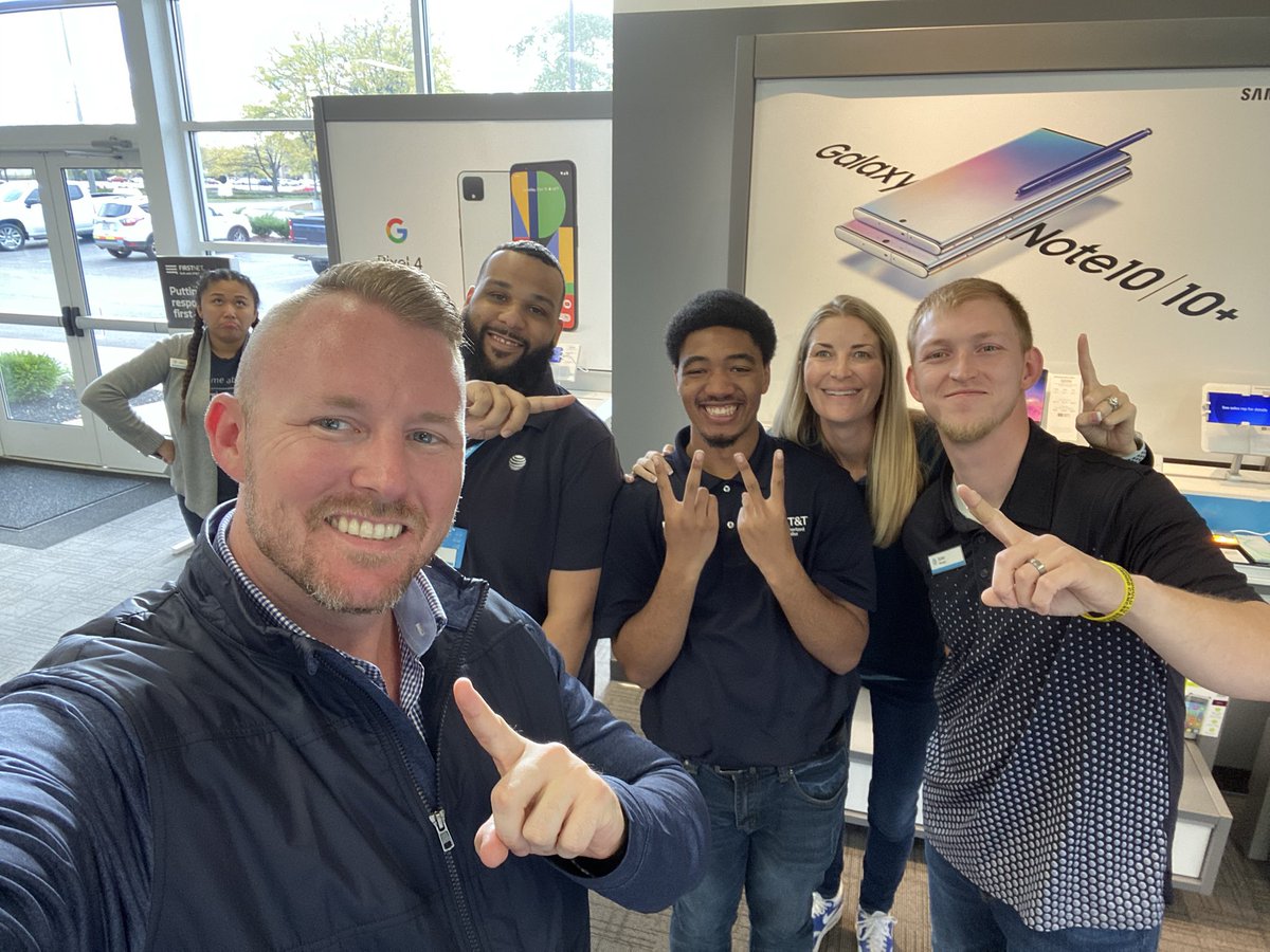 MBarninger84's tweet photo. Visiting Tuttle Crossing with @emilywiper! Discussing demoβs, promotions, and driving LEVELUP! #primecomm @SeanPayne_ATT @AkbarPRIME1 @joedel55 @ScottMoneyMcKee @judy_cavalieri https://t.co/QclXYlWaIj