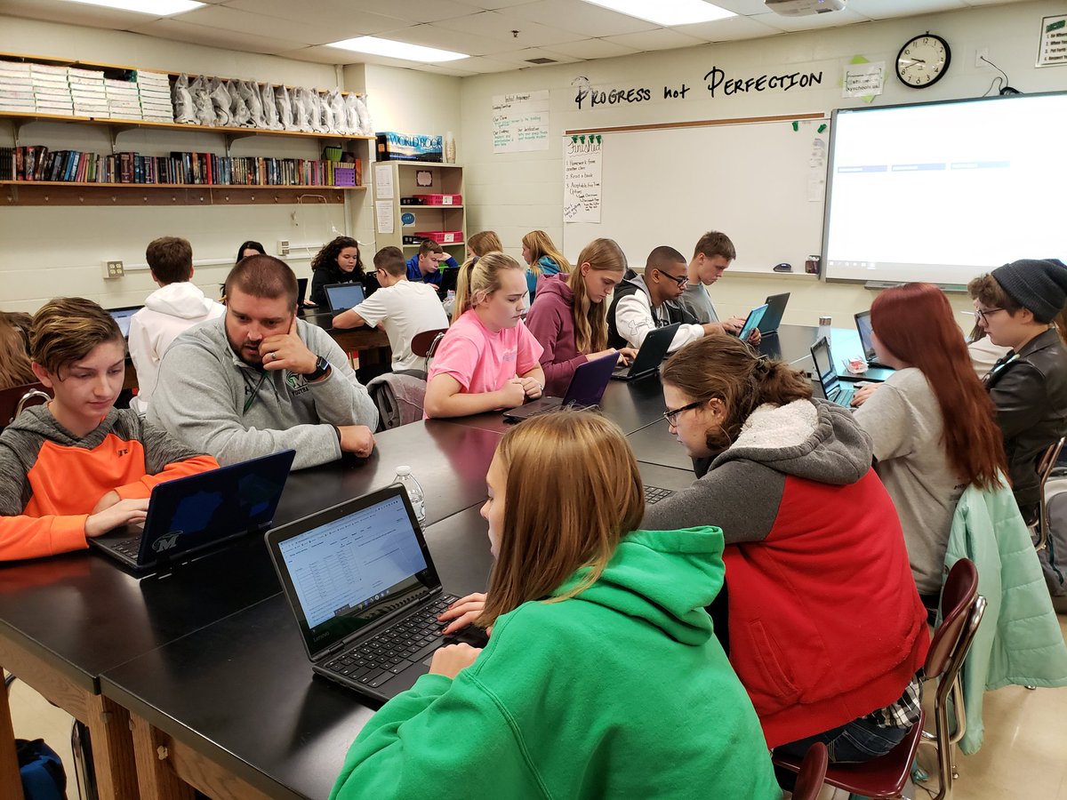 McCarthyMCHS's tweet photo. @carrie_gupton @MeadeScience @MEADECOUNTYHIGH @ArgumentDriven @peergrade Thanks for inviting the English I team by to check out this awesome peer review process! #WeAreMeade https://t.co/vvoxyCGrEl