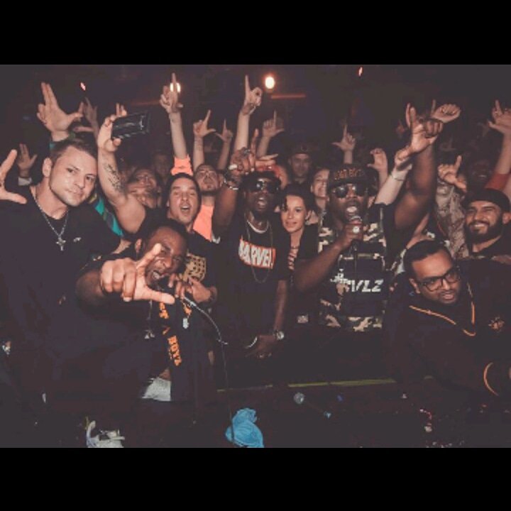 Lzzz up wit the fans in #Berlin #Germany #LostBoyz <a href="/MRCHEEKSLBFAM/">Mr. Cheeks</a> @KACEYCHRYSLER <a href="/FreakyKah_QYC/">Freaky kah</a> 🔥October 2019 🎥