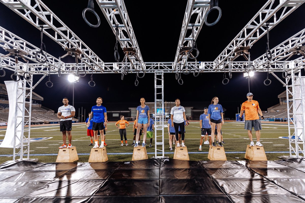 StadiumBlitz's tweet photo. Raise your hand if @wesellmats was there to catch your fall in Buffalo last Saturday. 🙋‍♀️ A big thank you to our partner who supplies all our fitness mats, allowing our racers to fearlessly attempt obstacles. #wesellmats #areyougame https://t.co/GJswRYyqu9