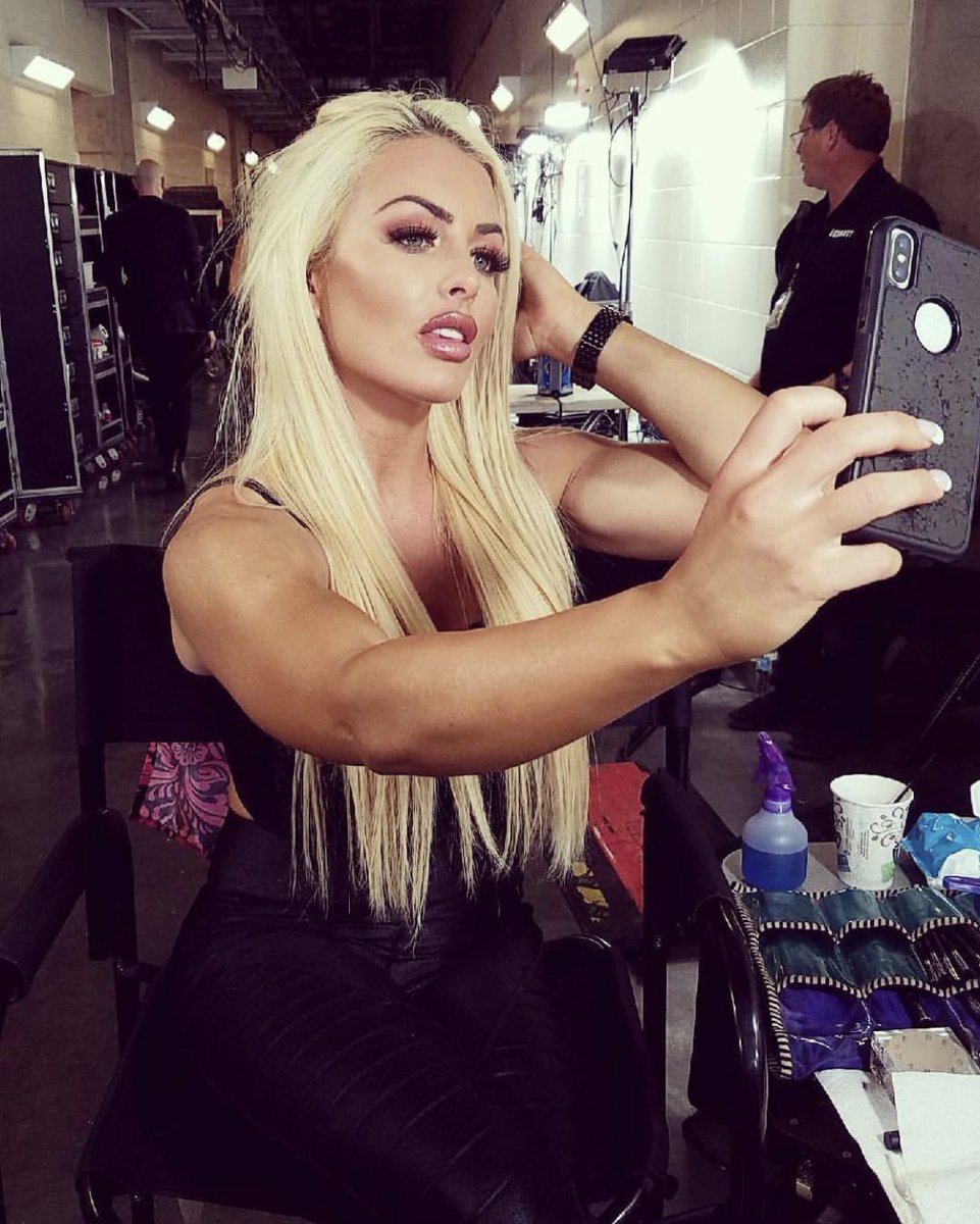 DaniRawlings's tweet photo. What’s wrong with being a little vain? https://t.co/XZb10pvwEb