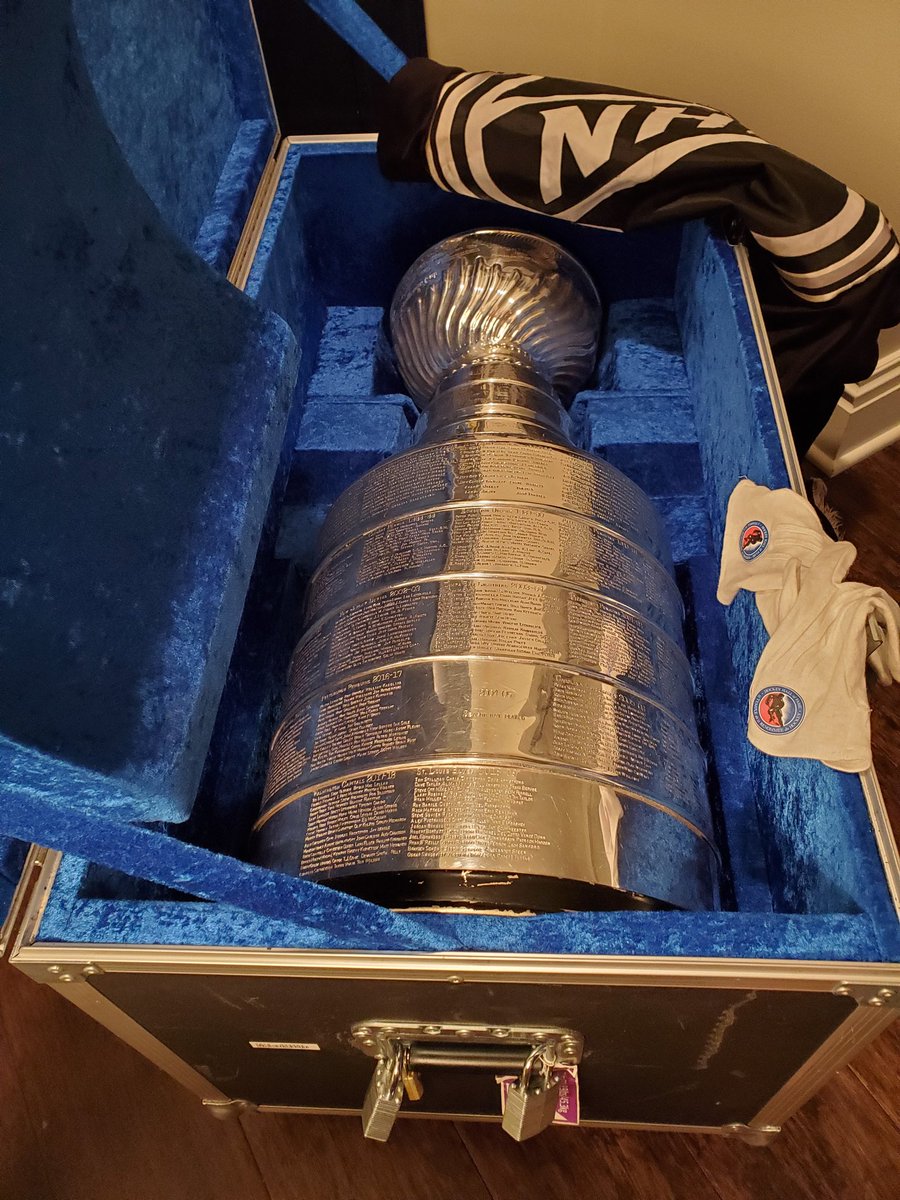 keeperofthecup's tweet photo. Thanks eveyone for a great summer in St Louis and the towns in the 5 countries we visited along the way! Your kindness and hospitality was amazing. Its time to close the case with the #StanleyCup Until next time! @nhl @StLouisBlues  @HockeyHallFame https://t.co/NCYLOzJltY