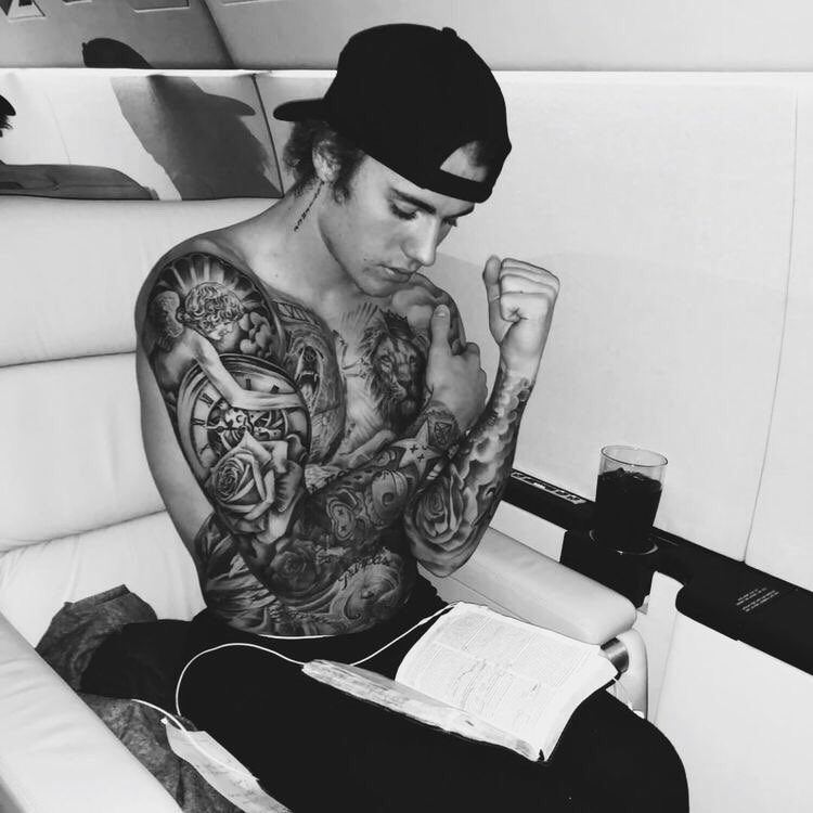 hottestpworld's tweet photo. Justin Bieber https://t.co/8r88O7Mf62