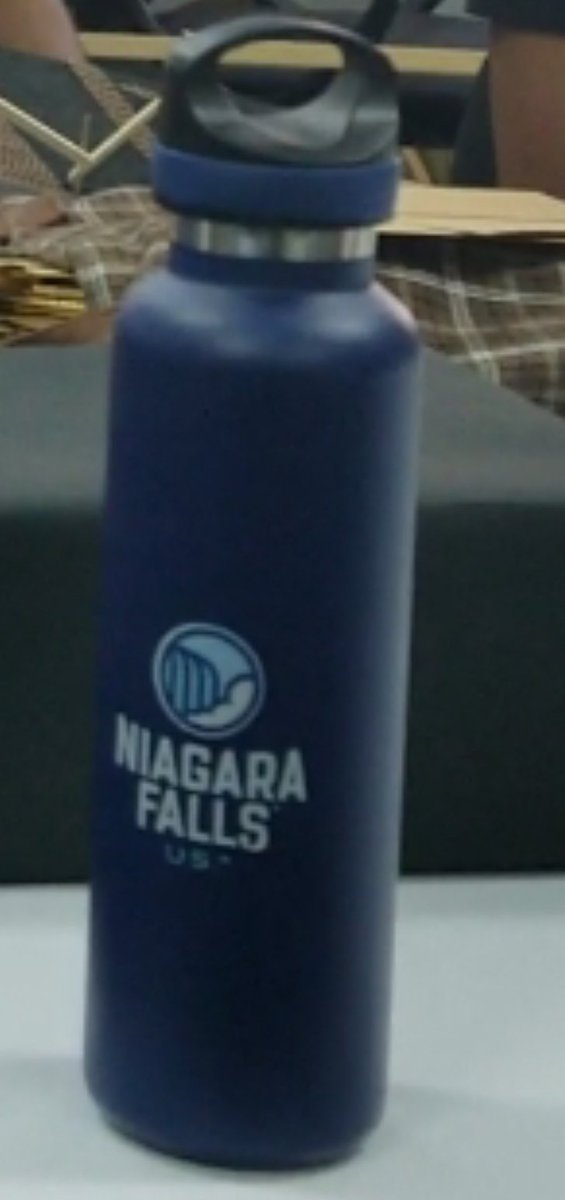 Joseph1Princess's tweet photo. @NiagaraFallsUSA How would I go about reordering a bottle like this, it kept beverage cold or warm for entended periods. Sadly It was misplaced at a recent conference, still unbelievable! #lasting #quality #ItWorks #niagrafallsUSA #everyonelovedit https://t.co/3jruOlPdCw