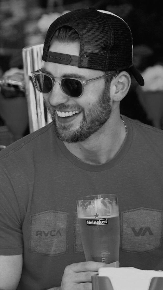 hottestpworld's tweet photo. Chris Evans https://t.co/BEtAtKRY4J