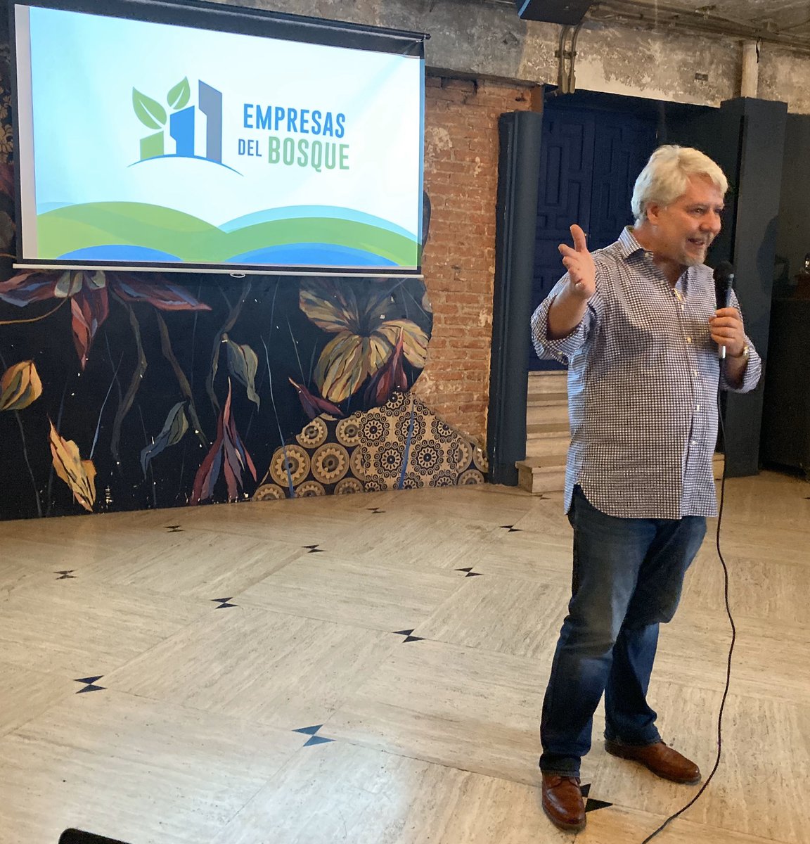 tatohg's tweet photo. Para atraer inversión a un emprendimiento #forestal, el #emprendedor debe saber producir, saber vender y saber administrar. Si no puede, debe saber hacer equipo con otros. Dice Héctor Martínez en Día de las #EmpresasdelBosque. #MejoresEmpresas, #MejoresBosques. https://t.co/VzPT24v4wa