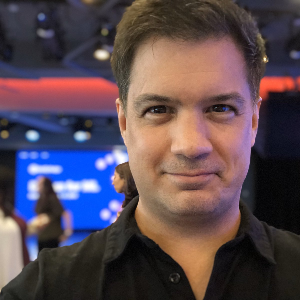 madhava's tweet image. People of #mluxnyc - I’m here with ML stickers for your laptops (from @IntegrateAI in Toronto) - random forests, multi-armed bandits, knapsack problems and more! I look like this (the person, not the stickers) - come find me!
#MLUX #AIdesign @mluxsf