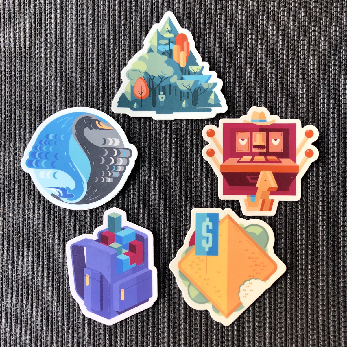 madhava's tweet image. People of #mluxnyc - I’m here with ML stickers for your laptops (from @IntegrateAI in Toronto) - random forests, multi-armed bandits, knapsack problems and more! I look like this (the person, not the stickers) - come find me!
#MLUX #AIdesign @mluxsf