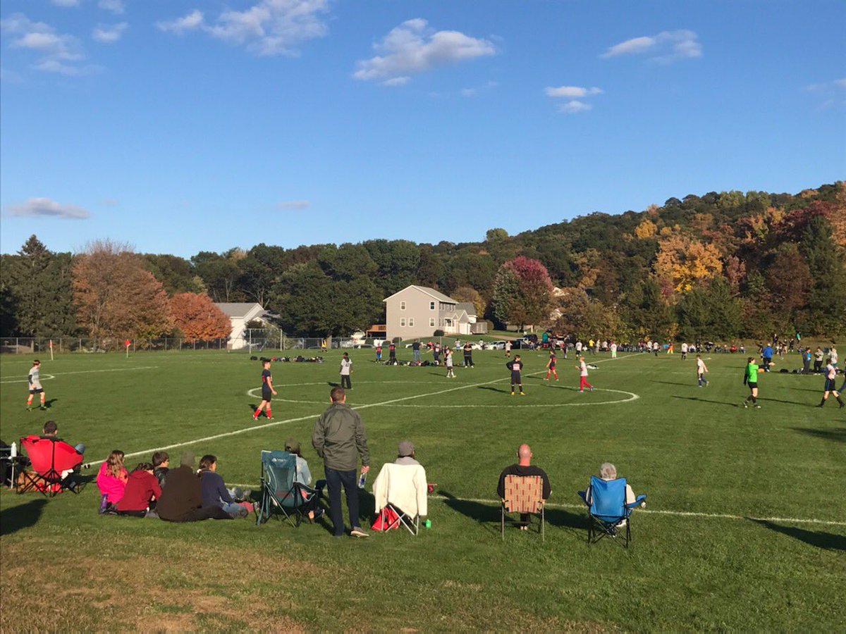 NStarPolarsAth's tweet photo. @Northstarmiddle 7th Grade Football Players playing their final game of the season - hosting South Middle School! #nmspolars https://t.co/zxoQnTAWcX