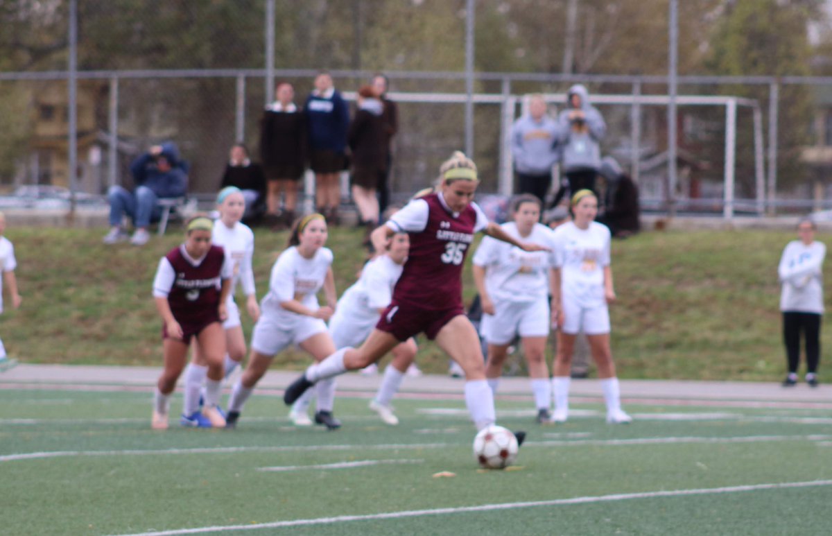 PhSportsDigest's tweet photo. Girls’ Soccer: @LFsoccer1 (@LittleFlowerCHS) defeats @StHubertBambies 4-0 to advance to the PCL semifinals on Tuesday!⚽️📷: @LdotMarko https://t.co/4ASOHPsApq