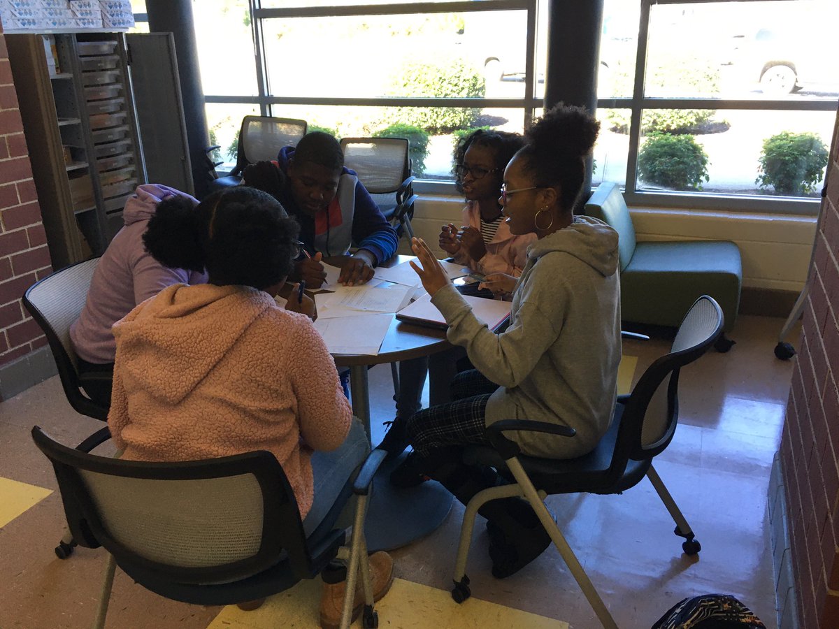 MADE_MBK's tweet image. We are one week away from our open house 10/24 6pm @MeadowbrookCCPS !  Learn about our exciting programming and what current students are up too like the app in a day challenge our freshmen took on this week!