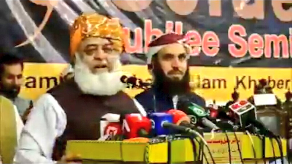 inketweets's tweet photo. Mujhe Iski Giraftari Nazar Arahi hai !
Woi ghalti Kardi Diesel Shb ne Jo Altaf Hussain Khadim Rizvi Nawaz Sharif ne ki th ! Army k khilaf openly bolgaya.. I am sure that he will be soon arrested !
#اردوغان_لاتكن_احمق #Larkana #PSLInvitationals https://t.co/CkyrM0NPl8