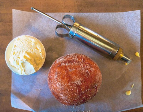 PonsonbyCentral's tweet photo. Thanks @azanagoesbananas for your kind words and pic of Foxtrot's DIY donuts.
'I couldn’t go past Tahitian vanilla custard, and it was sublime!!💥the warm cinnamony donut combined w the creamy custard was a match made in heaven.'

#foxtrotparlour #donutheaven #ponsonbycentral https://t.co/vgYQEinuas