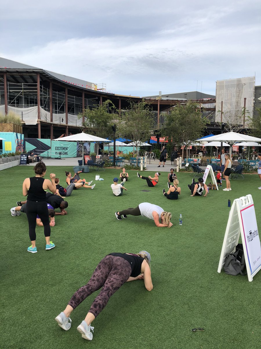 EmbarcCollectiv's tweet photo. Nothing like a workout with the backdrop of Tampa Bayβs beautiful sunset! π
A big thanks to Peerfit, Epic Boxing & Fitness, CAMP, The Bar Method, The Athletic Studio and Sparkman Wharf for working us out at the Happy Mind, Happy Grind wellness event! πͺ
#peerfitting https://t.co/8CeesS2Bcw