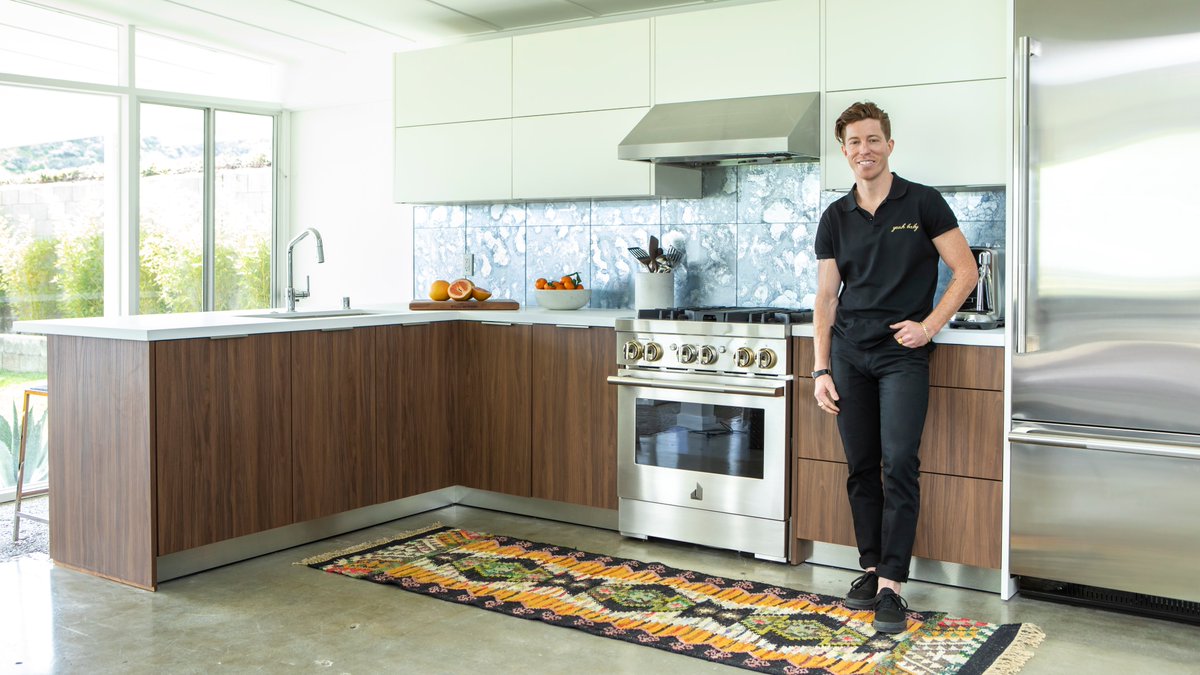 “They have amazing designs, finishes, and technology. It was a perfect fit.” Olympic Icon @ShaunWhite spills about his brand new JennAir kitchen… californiahomedesign.com/house-tours/mi…