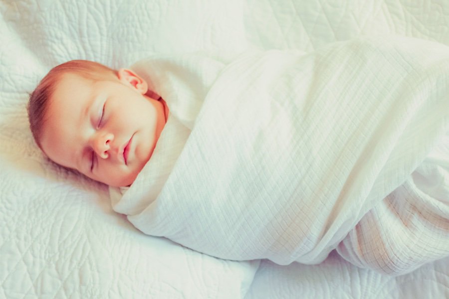 The ABCs of safe infant sleep? Alone, on their Back in a bare Crib. 
And swaddled? Yes until 2 months - if done right 👉🏻kpthrivingfamilies.org/pediatricsblog… #SIDSAwarenessMonth