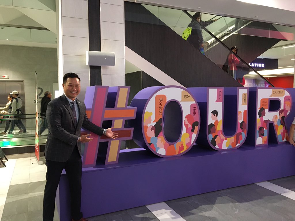 StanChoMPP's tweet photo. Happy to join RioCan REIT to celebrate the redevelopment of #Willowdale’s Yonge Sheppard Centre with #OurBlockParty. Live music, fun workshops and giveaways - and the unveiling of an amazing sign designed by the students from Cardinal Carter Catholic School! https://t.co/QtreyNcVEM