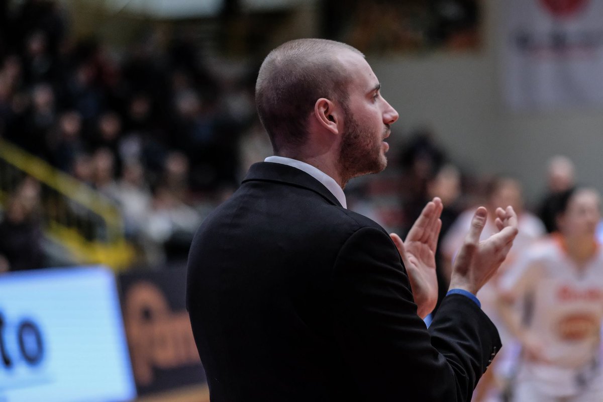 OverWSports's tweet image. Great win for our Coach @Zannablond and his @familaschio in the first game of the @EuroLeagueWomen vs Arka Gdynia (51-47)!!!  Let's go Piero !!! 
#overwsports #pierozanella #familaschio #euroleaguewomen