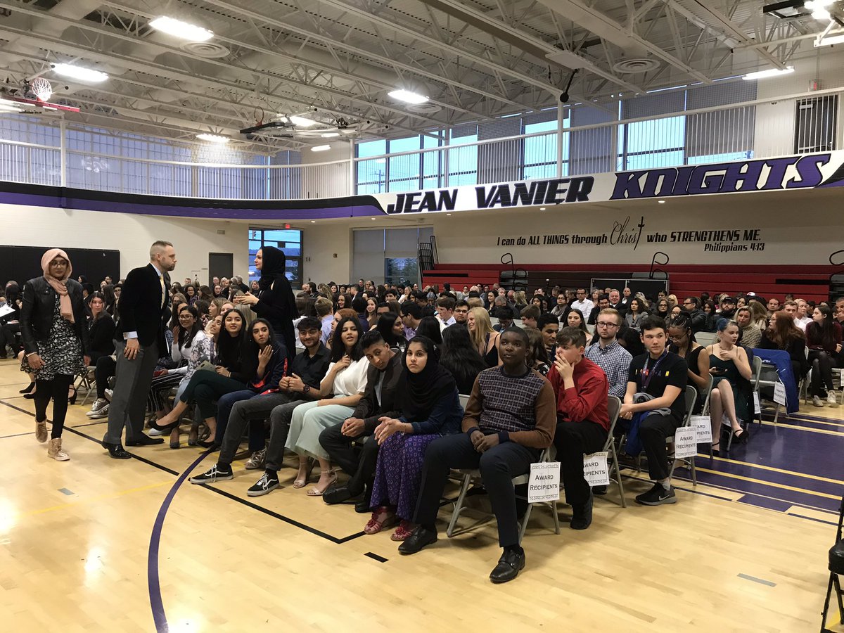 KatharineSteve's tweet photo. Full house for this evening’s Vanier Way Student Awards Ceremony. Looking forward to acknowledging the God-given gifts and talents of our incredible students #VanierWay #StudentsOfService @PMurphyHCDSB @mduarte_HCDSB @JVSchoolCouncil https://t.co/OuApAlGxtk
