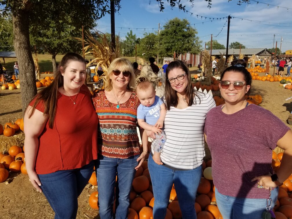 GESGeider's tweet image. 🎃5th grade fun at Hall’s Pumpkin Patch 🎃 @GESMsD @GESCadeA @GESHendrickson @GESCScott #GESshineon