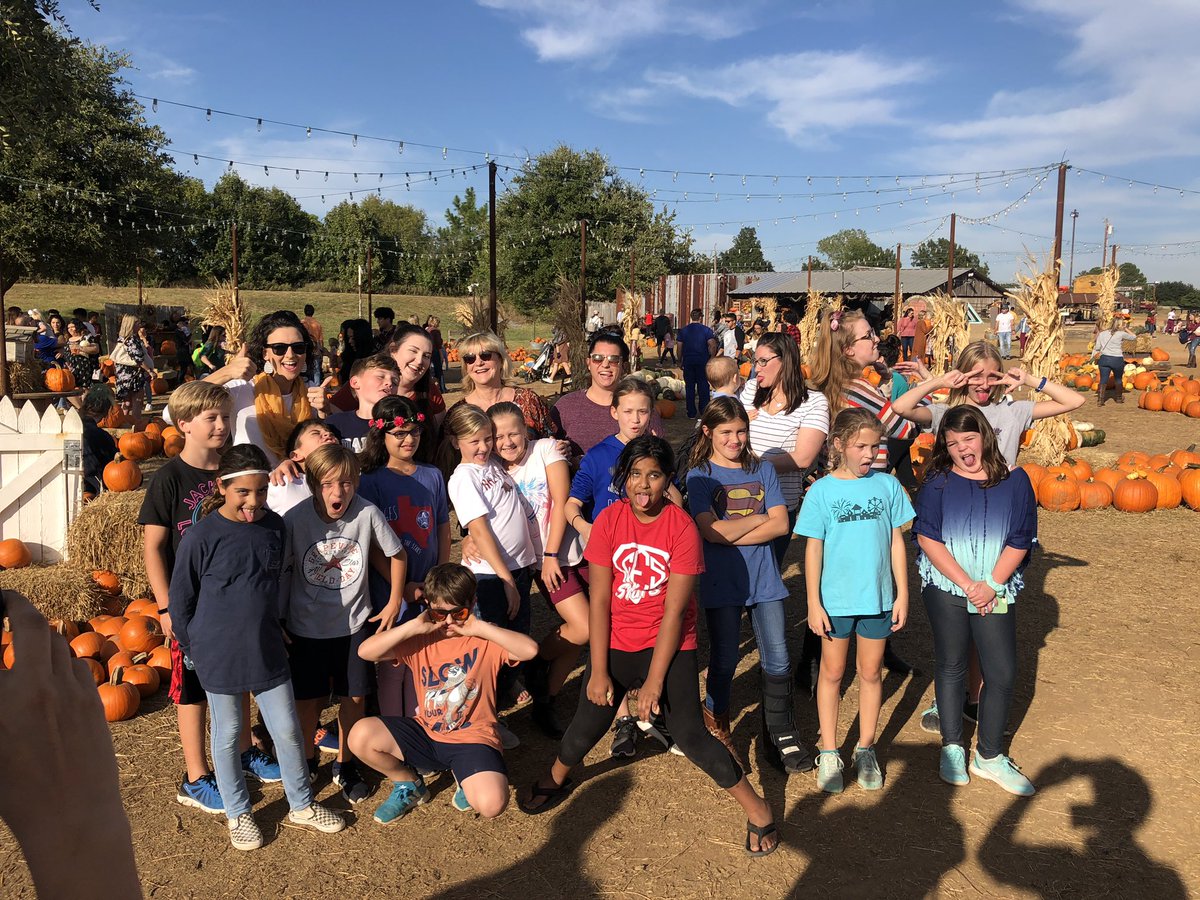 GESGeider's tweet image. 🎃5th grade fun at Hall’s Pumpkin Patch 🎃 @GESMsD @GESCadeA @GESHendrickson @GESCScott #GESshineon