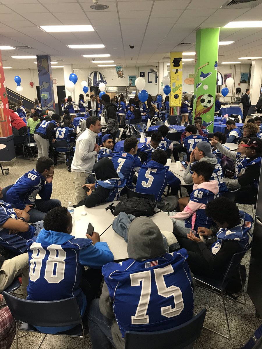 PCDeputySupt's tweet photo. A scene from the pre pep rally festivities as booster club moms serve food donated by Port Chester’s own Marini’s Deli to our hungry cheerleaders while football players patiently wait their turn. Feasting now before tackling White Plains tomorrow night at 7 at Purchase. #PCpride https://t.co/2BWvKCxSHE