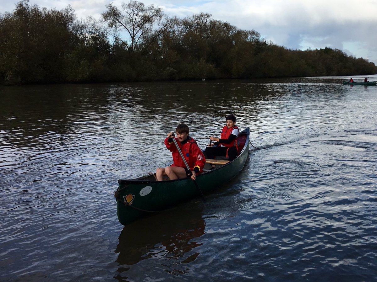 RSSportandPE's tweet photo. Reading School winter water sport.
Outstanding team work on a very fast flowing river during year 9 games today https://t.co/A1ATYYP4IQ