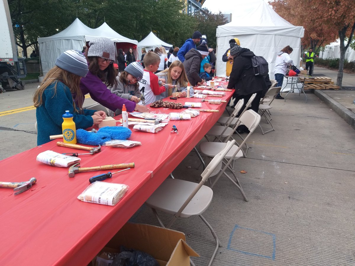 EastLibertyHD's tweet photo. Super heroes, princesses, and a very special kids workshop! East Liberty Home Depot is proud to come out for our third #LightTheNight in support of the Leukemia and Lymphoma Society. @Millaya @VanessaTHD170 @JohnK139HD @4136J https://t.co/yKDnHTanum