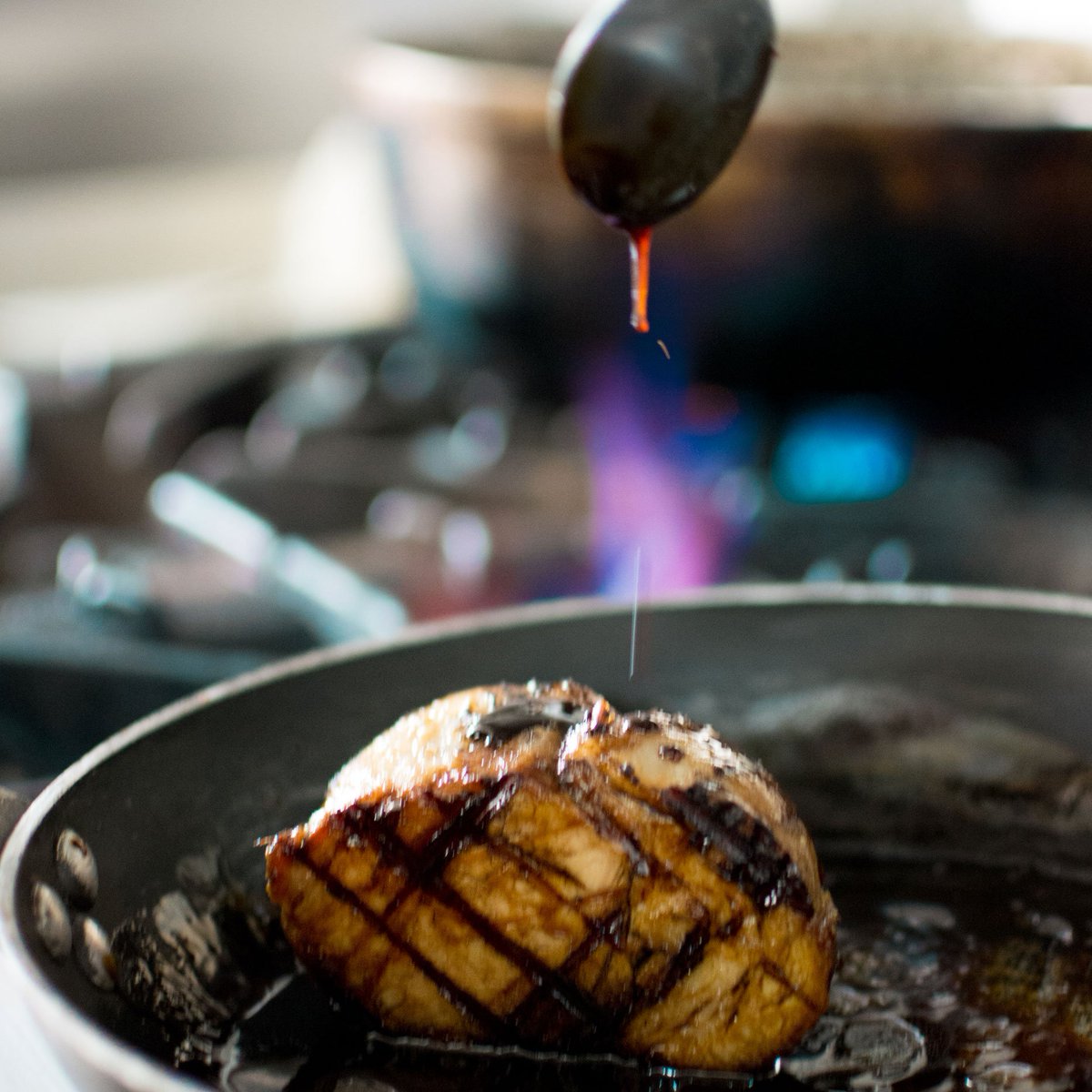Ossobuco Meloso, una exquisita opción para este martes. 

Te esperamos desde las 12:00 pm. 

#GuillerminaRest #Venezuela #LaAsunción #CocinaVenezolana #Gastronomia #Turismo